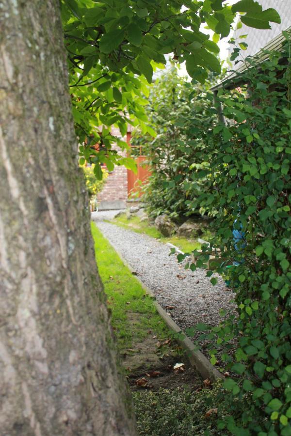 Fernelmont A L'Ombre Du Noyer Bed & Breakfast エクステリア 写真